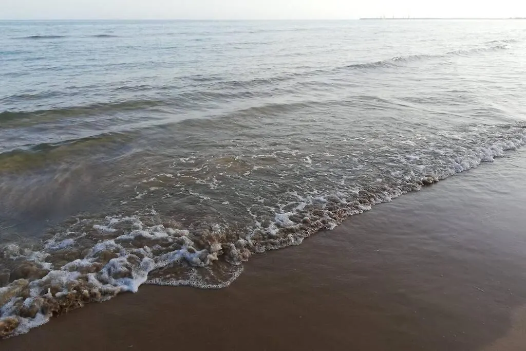 アパート Grazioso Appartamento Di Fronte Al Mare ポッツァッロ